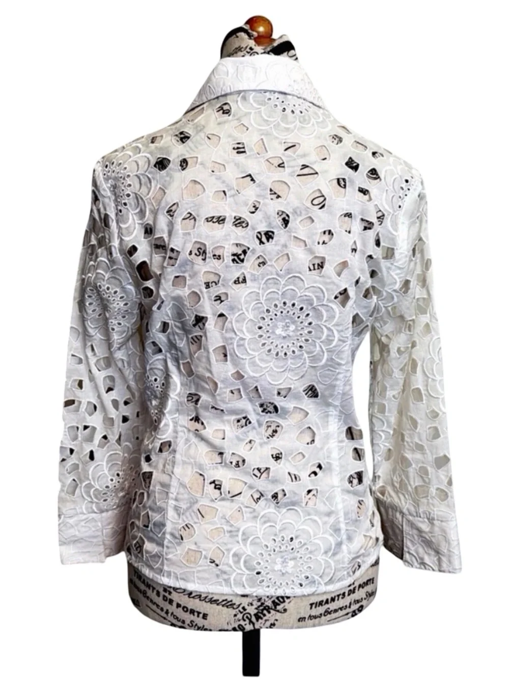 Samuel Dong Ivory Cutwork Floral Zip-Front Jacket | Women’s Small - Picture 4 of 13